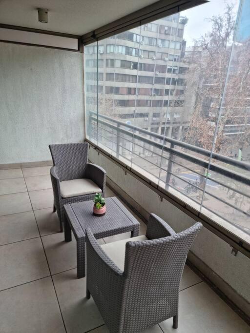 Apartamento Dpto Costanera Center, Metro Leones 1 Dorm *
